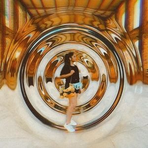 Meet your Posher, Carla